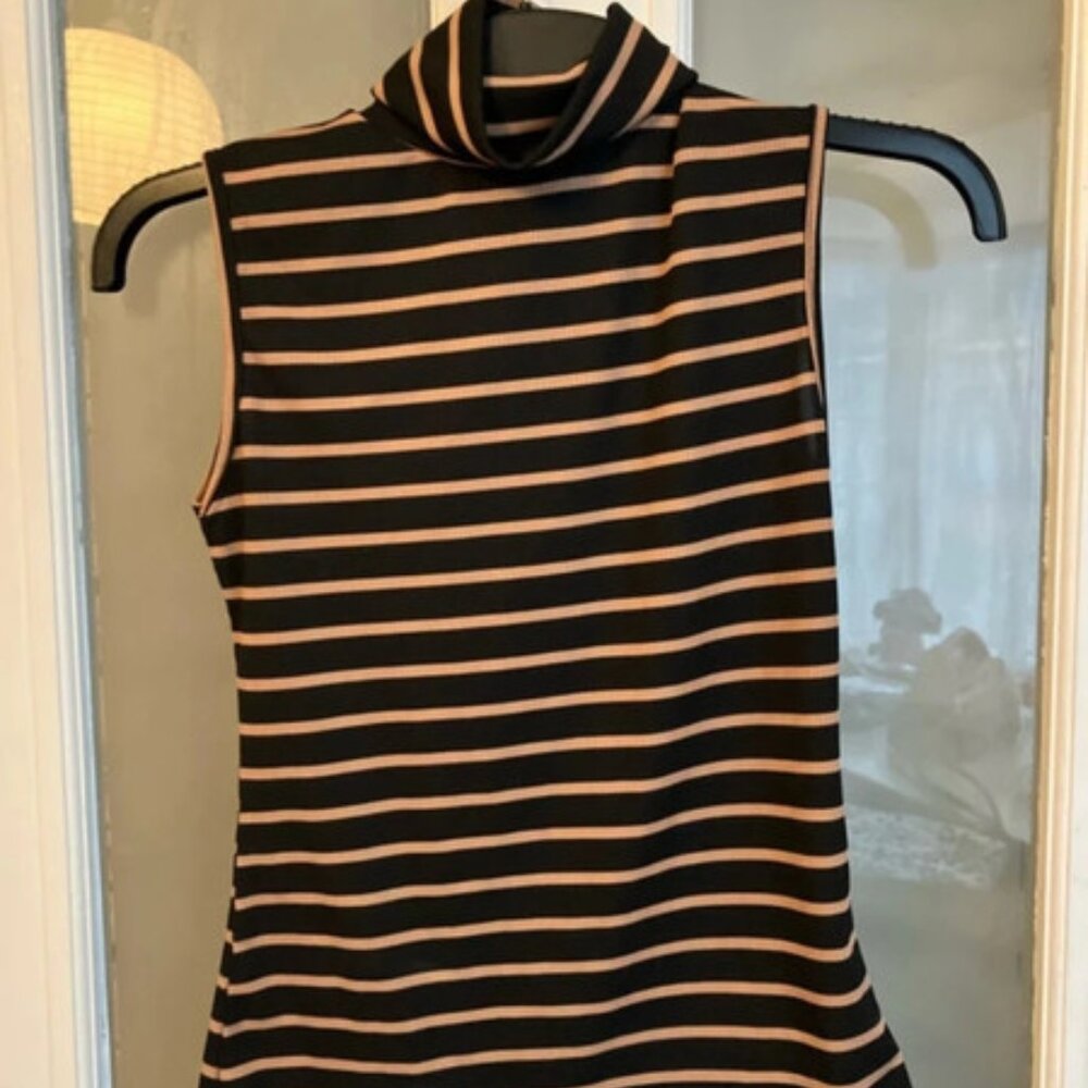 Boohoo Turtleneck Top size 10